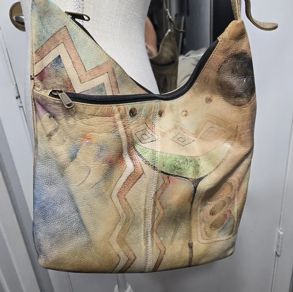 Anuschka hand painted leather handbags Hobo V Shaped - Picture 2 of 14